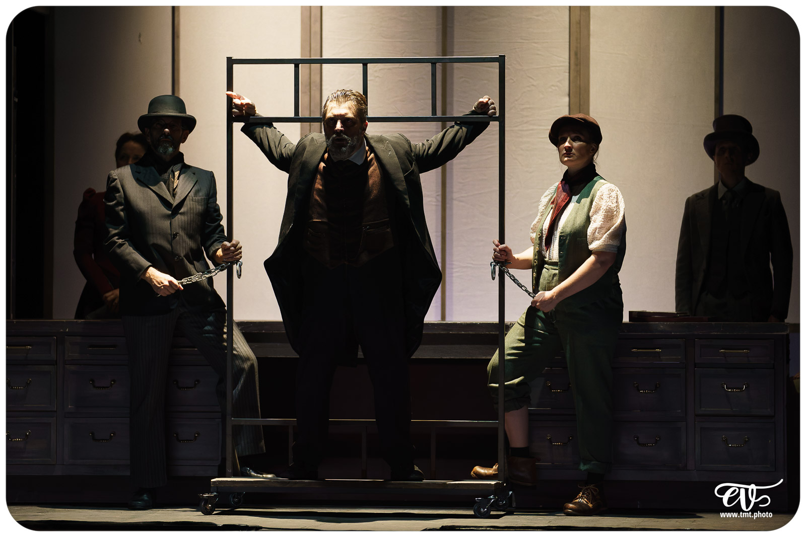 LES TÉMÉRAIRES (LE GRENIER DE BABOUCHKA)